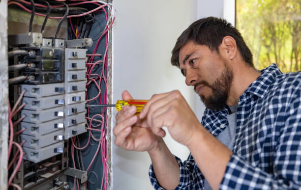 Best Affordable Emergency Electrician  in Oakwood, OH
